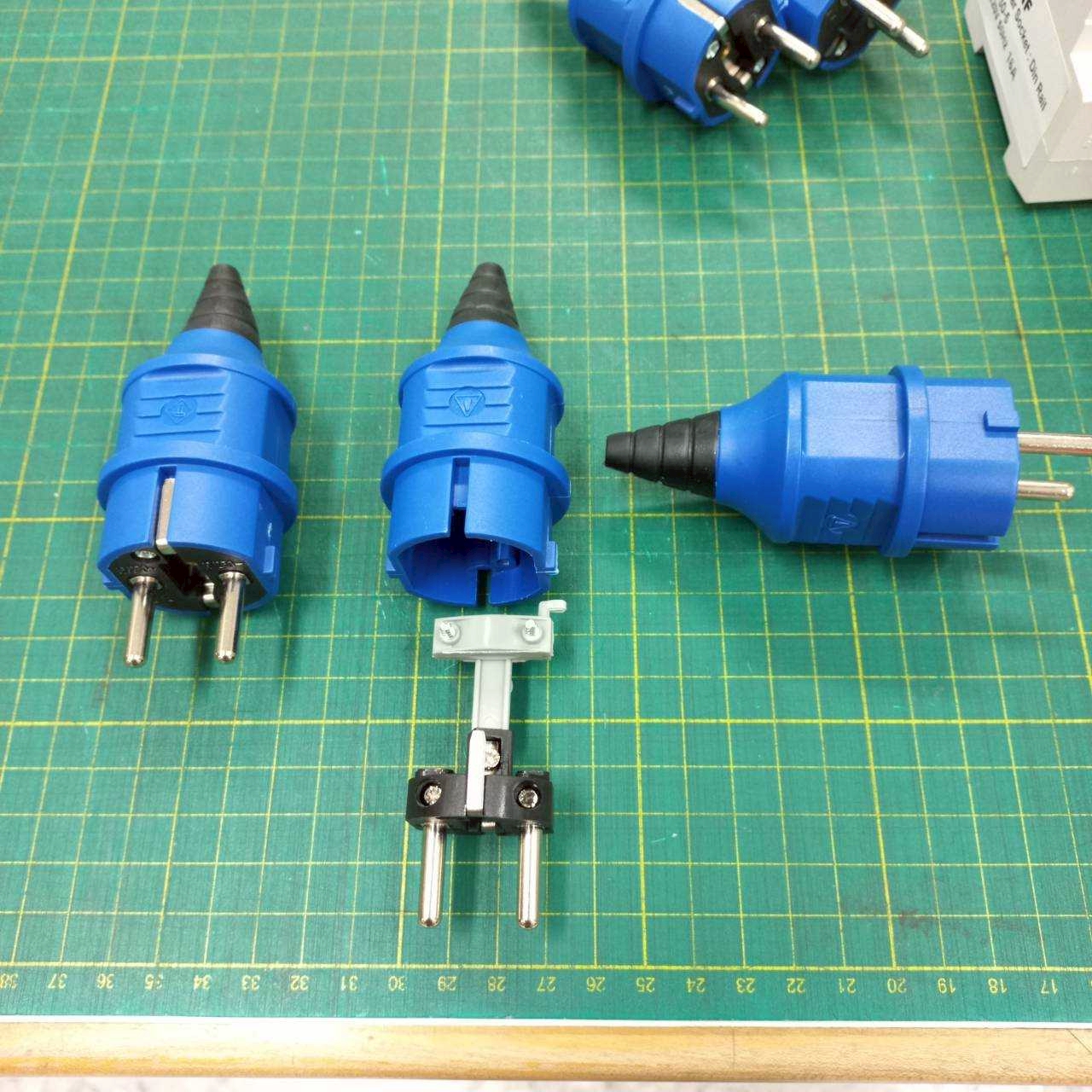 APEKS Power Plug (Male) 2P+E 16A 220V AC พาวเวอร์ ปลั๊กตัวผู้ IP44 ปลั๊กไฟอุตสาหกรรม