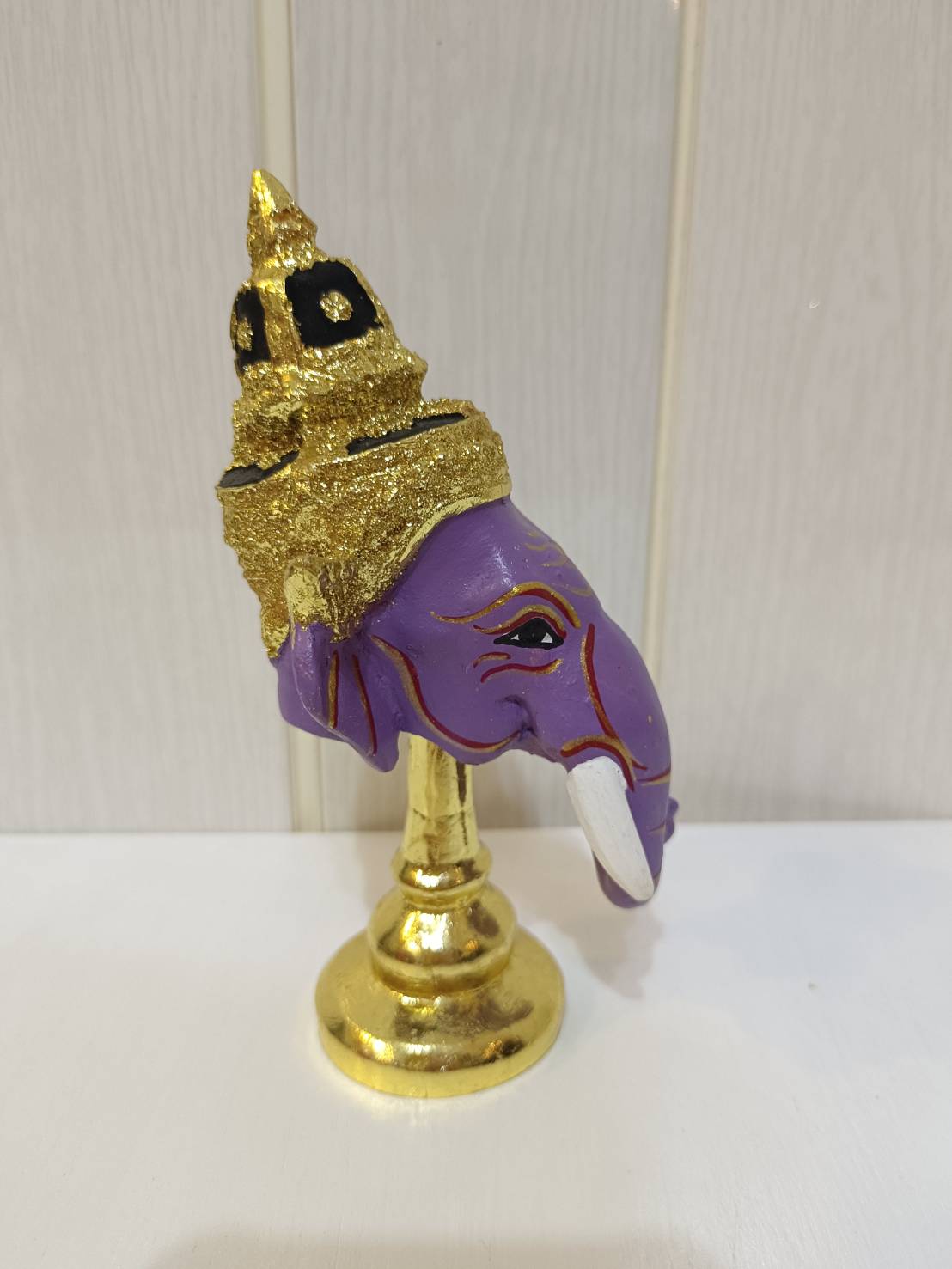 พระพิฆเนศ ขนาดจิ๋ว ขนาดตั้งหน้ารถ พร้อมฐานปิดทอง (สีม่วง)