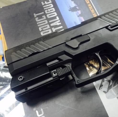 New.เลเซอร์แดงยุทธวิธีติดปืนสั้น Sig P320sp และ GLOCK ทุกรุ่น