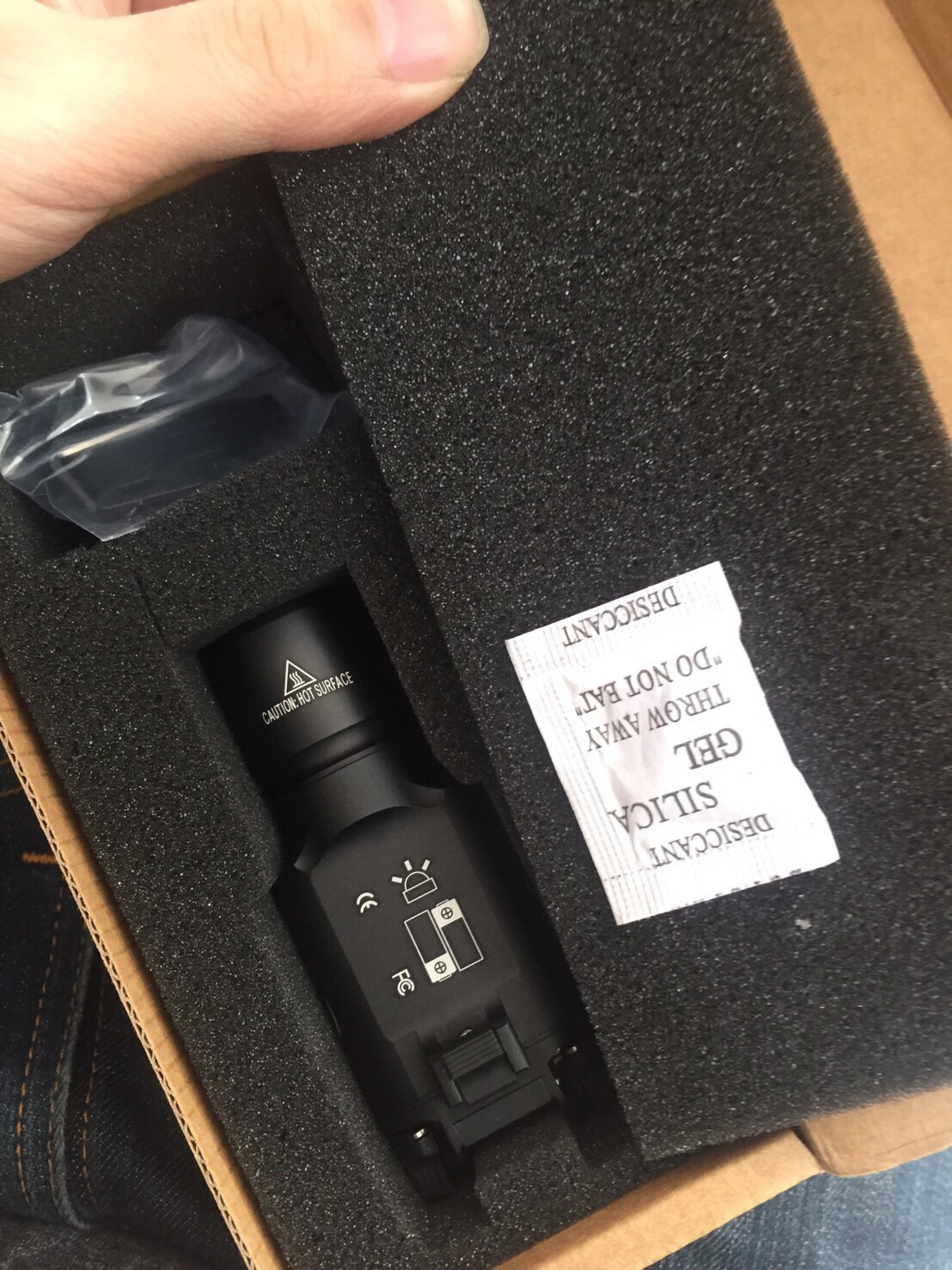 🔥ลูกค้าสามารถดูสินค้าทั้งหมดจาก แอด id Line:@bkkboy (ใส่ @ นำหน้าด้วยนะครับ) 🔥 New.ซองปืน G17 / G19 สำหรับปืนG17 / G19 ติดไฟฉาย Inforce APLC สีดำ สีทราย ราคา 1,500 บาท New.ซองปืน G17 / G19 สำหรับปืนG17 / G19 ติดไฟฉาย X300 สีดำ สีทราย ราคา 