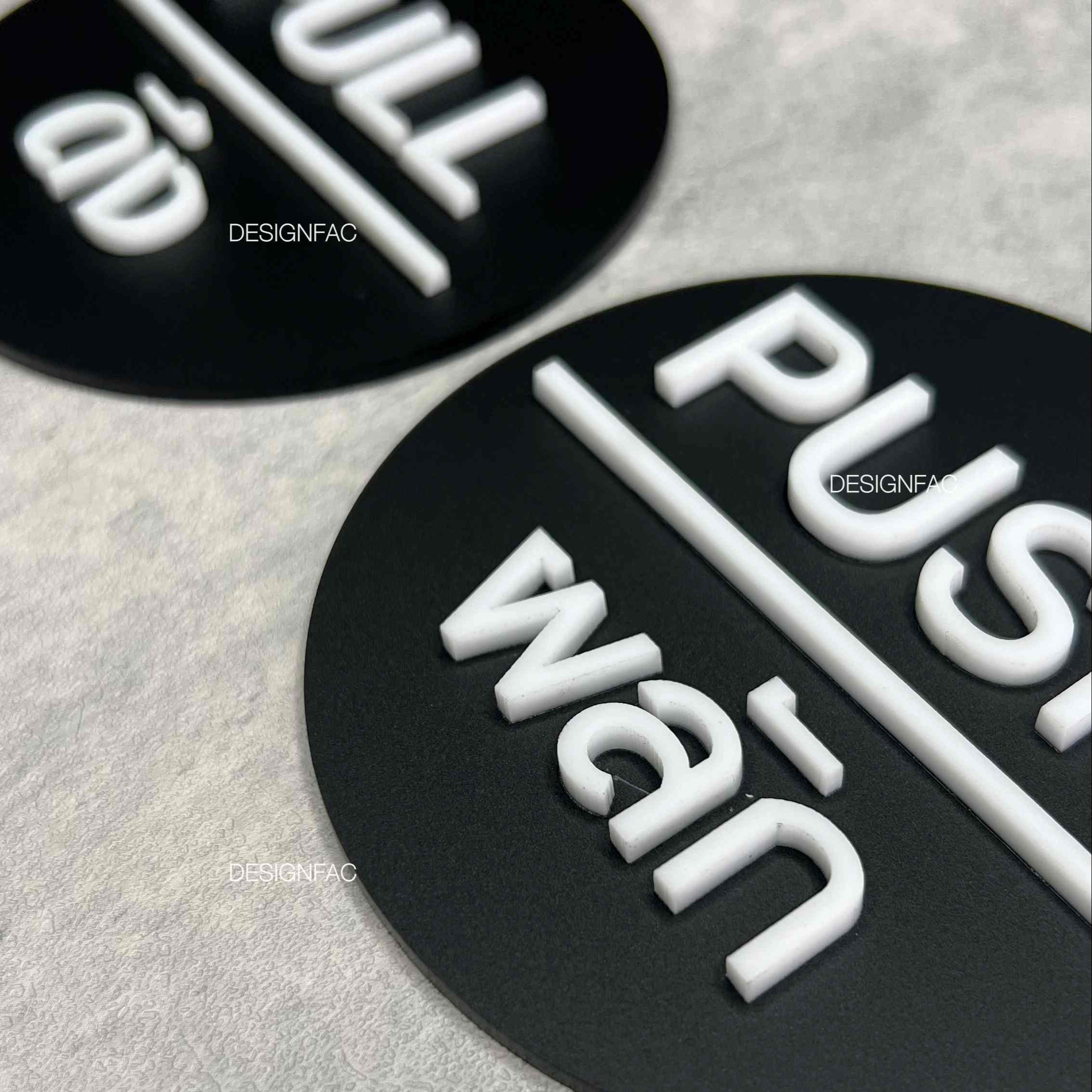 ป้ายดึง ป้ายผลักประตู PULL PUSH ป้ายสัญลักษณ์วงกลม ป้ายอะคริลิค ป้ายมินิมอล โมเดิร์น ลอฟท์