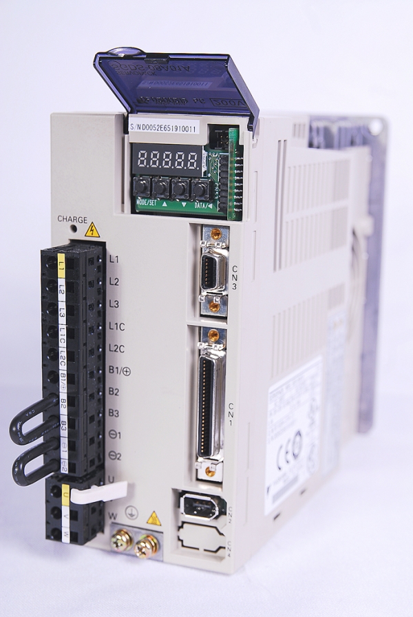 สายลิ้งค์ SERVO DRIVE YASKAWA Σ-II/Σ-III Sigma2/ Sigma3 USB-JZSP-CMS02