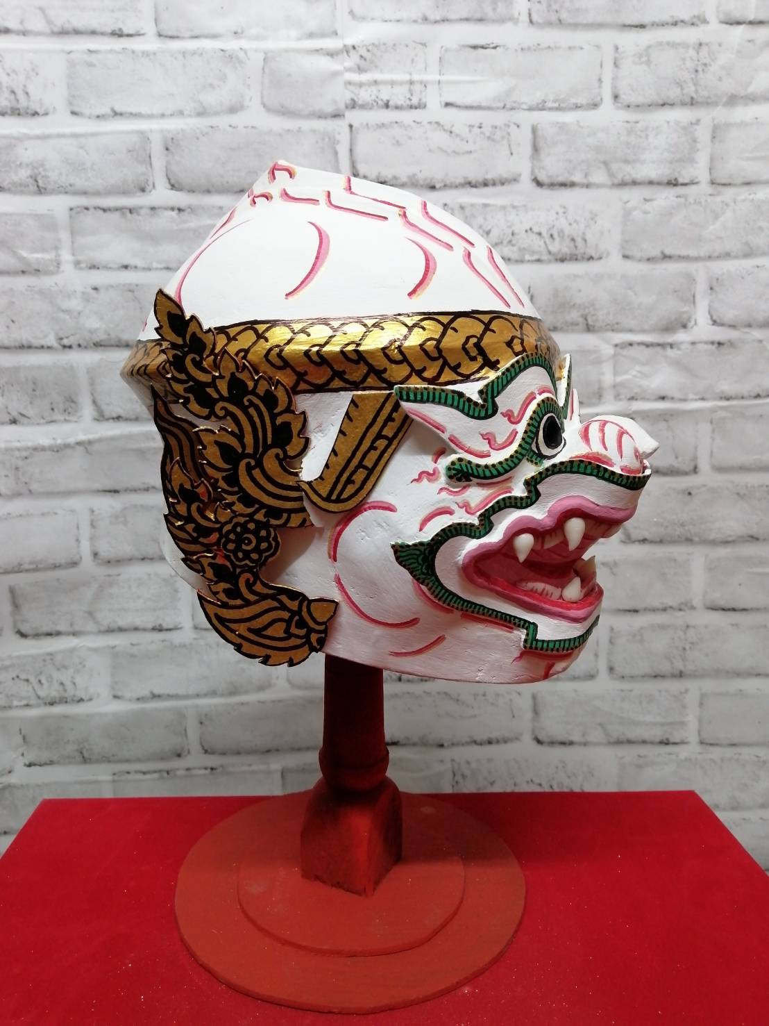 หัวโขน หนุมาน สำหรับเด็ก พร้อมขาตั้งโชว์สีแดง