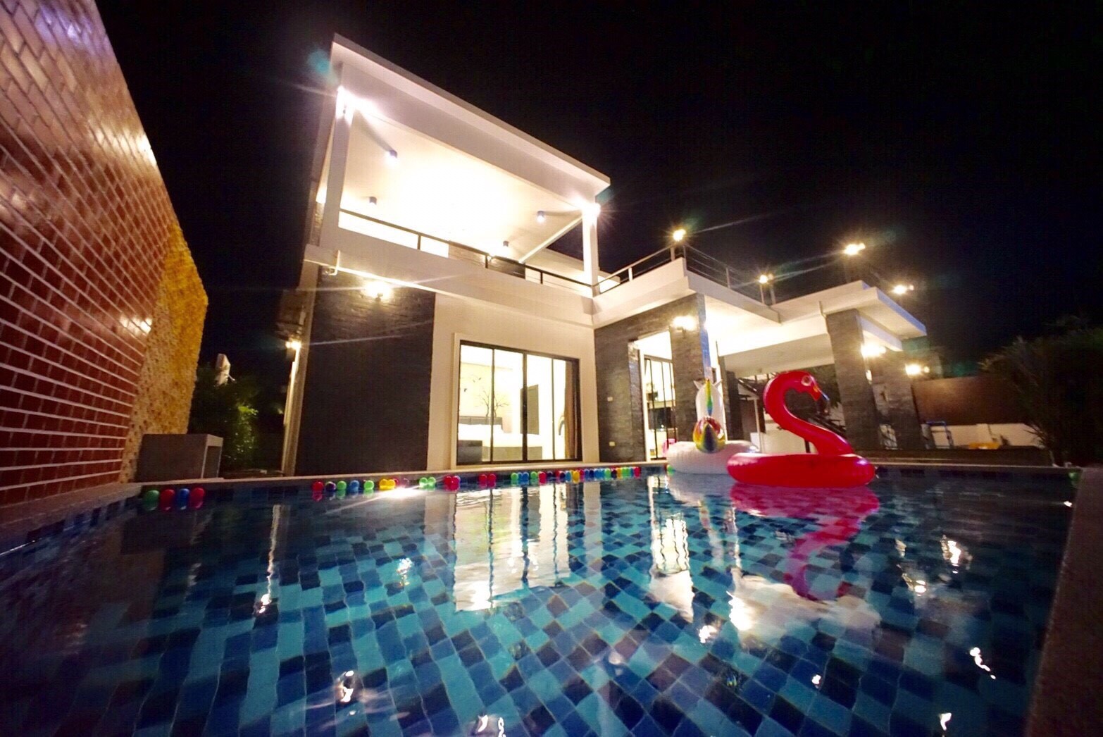 HR 4011 บ้านพักหัวหิน บ้านโพนี่ พูลวิลล่า คาราโอเกะ