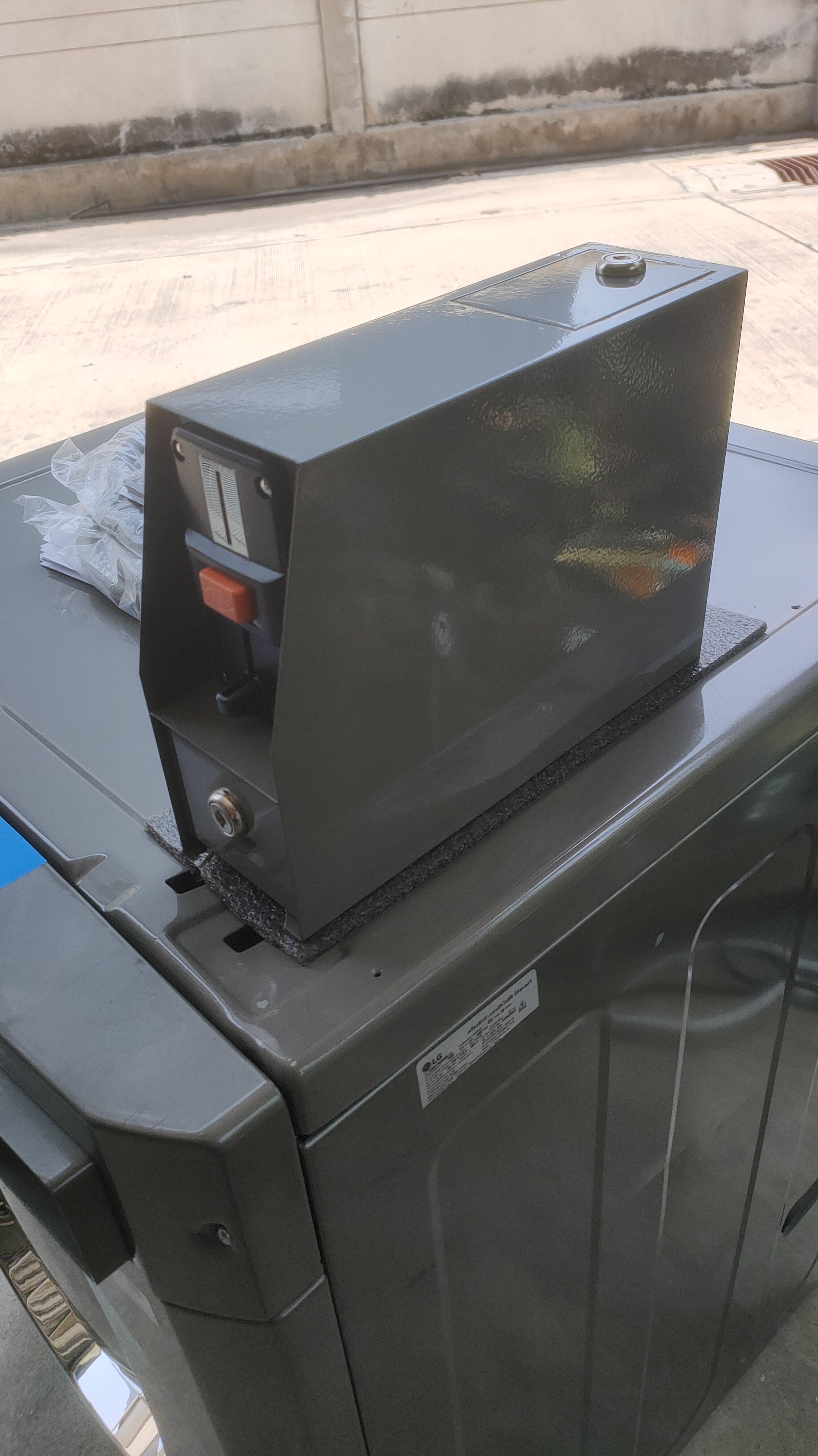 เครื่องซักผ้าฝาหน้าเกรดบีใหม่ LG Commercial 13kg ติดกล่องหยอดเหรียญใหม่ พร้อมใช้งาน