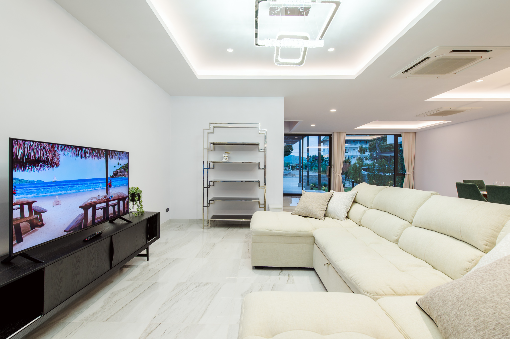 HR15066 บ้านพักติดทะเลหัวหิน The Casa Rocca Beach Villa HuaHin