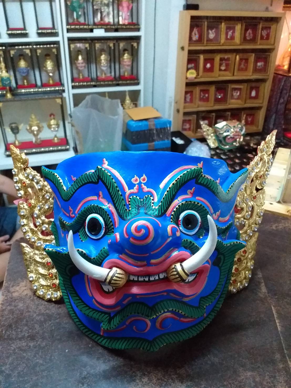หน้ากากยักษ์ (สีน้ำเงิน)