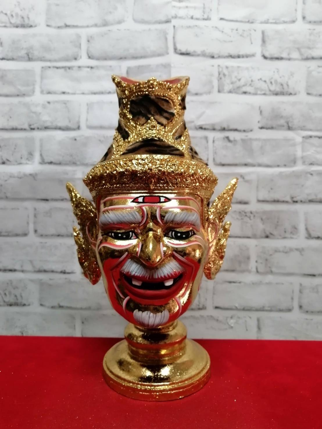 พ่อแก่ตาไฟ ขนาดผลส้มโอ พร้อมฐานปิดทอง