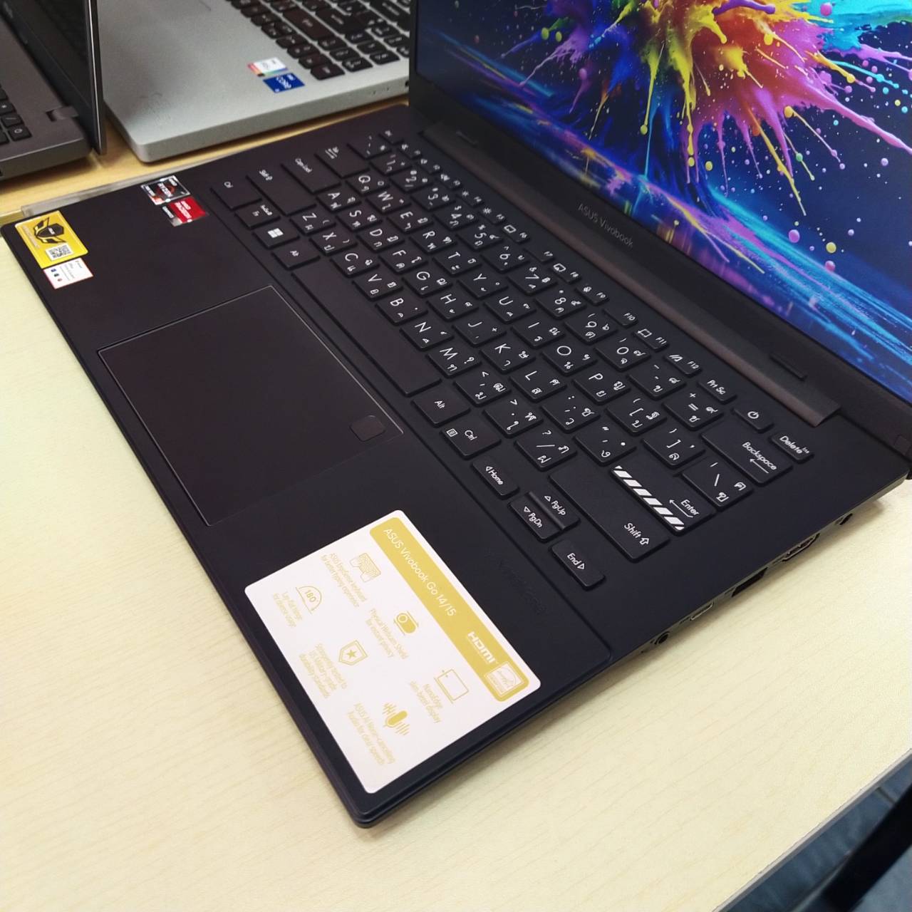 ASUS VIVOBOOK 14 M1404FA-NK552WS สภาพเครื่อง 90% ติดฟิล์มกันรอยหน้าจอแล้ว(ประกัน J.I.B. 13/11/2025)
