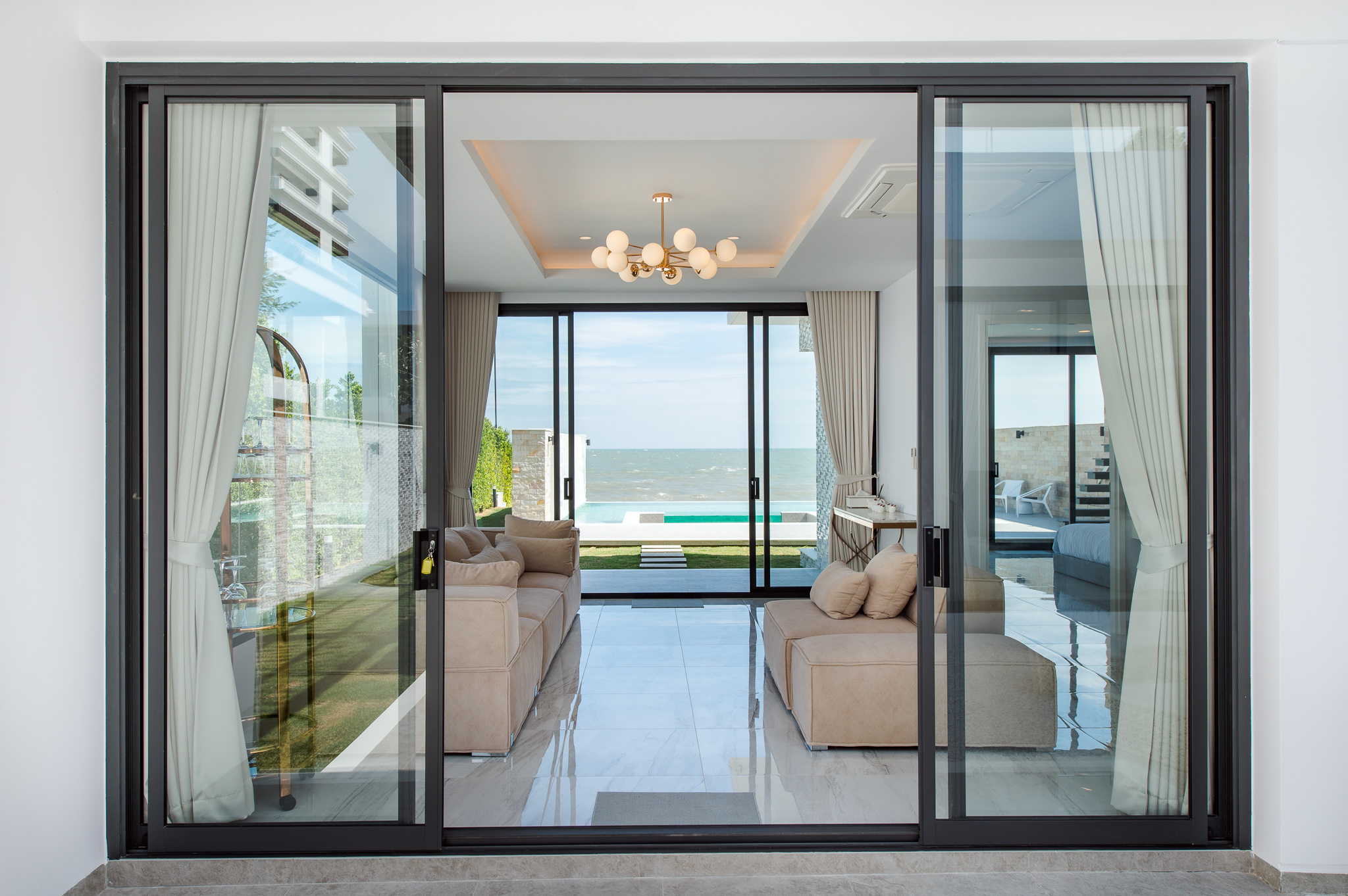 HR15066 บ้านพักติดทะเลหัวหิน The Casa Rocca Beach Villa HuaHin