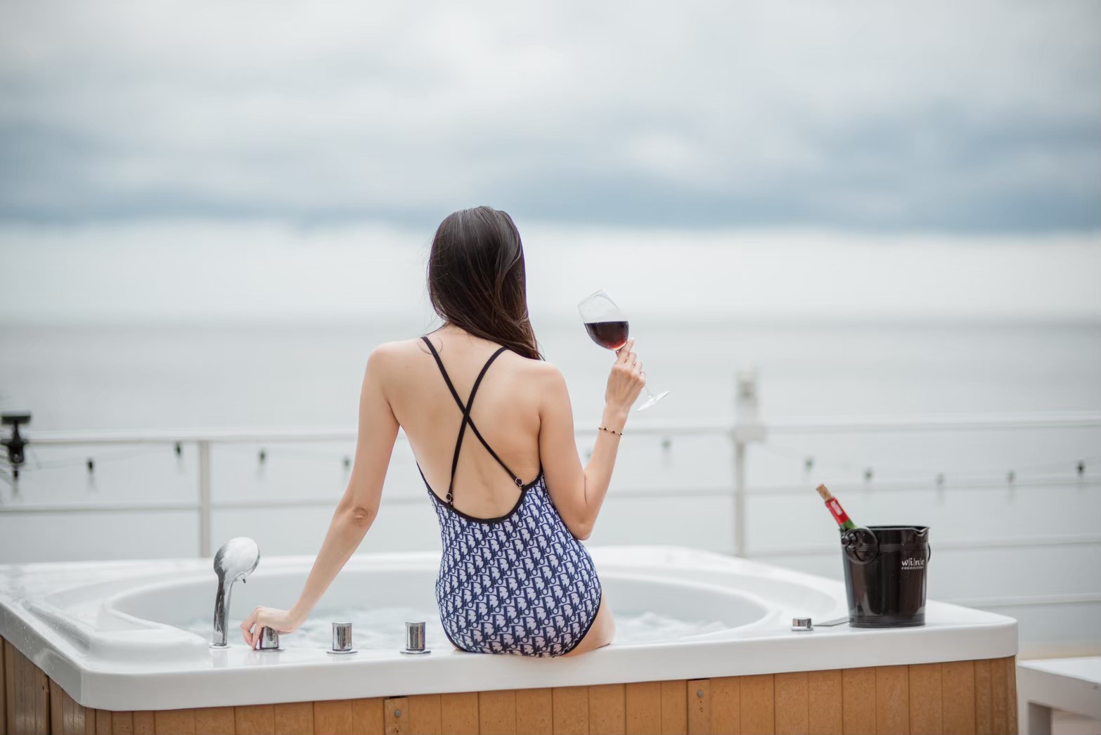 HR15045 บ้านพักติดทะเล The Moon Beach Villa