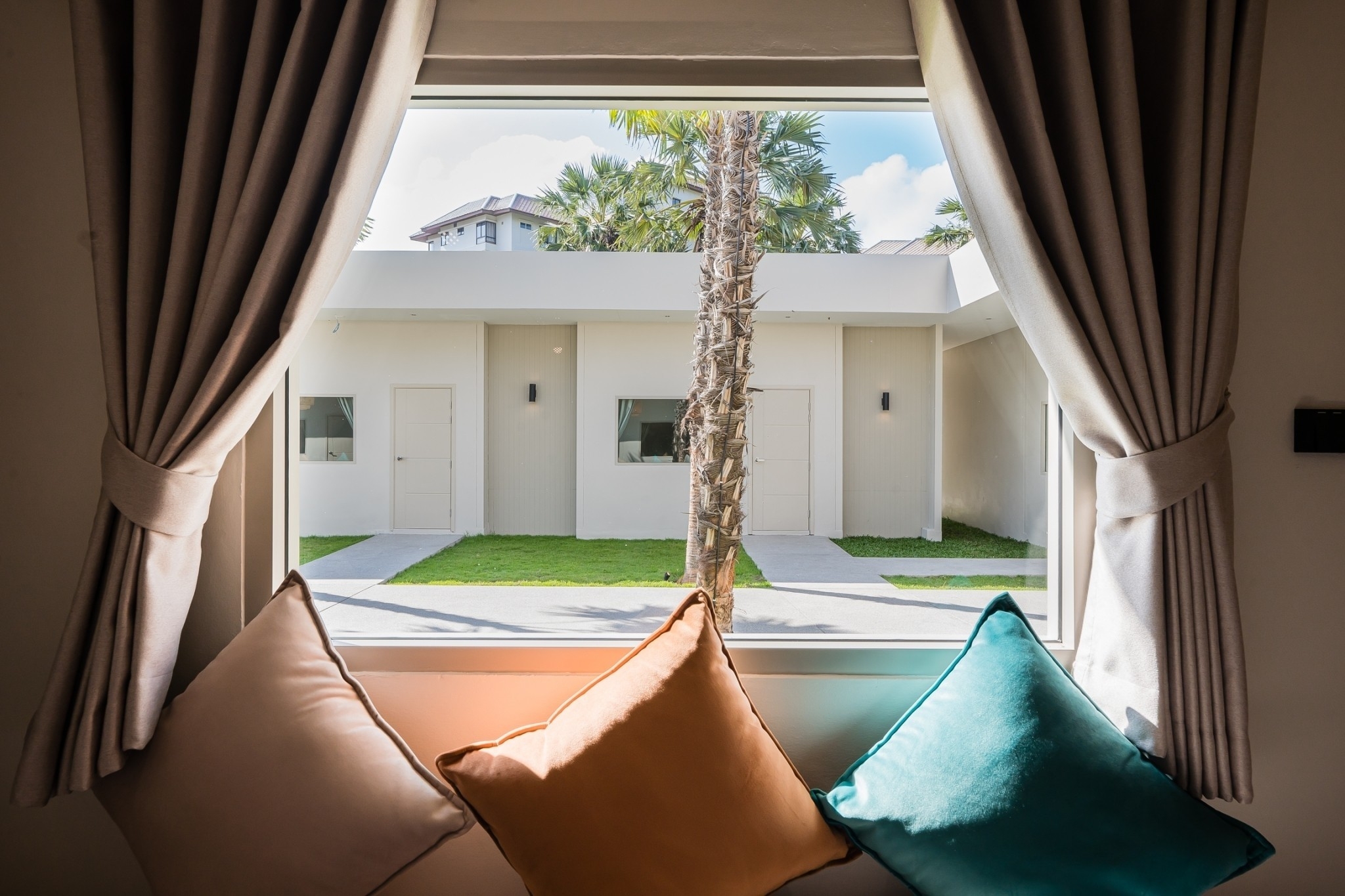 HR15083 บ้านพักติดทะเลหัวหิน The Rest Beachfront Hua Hin Pool Villa