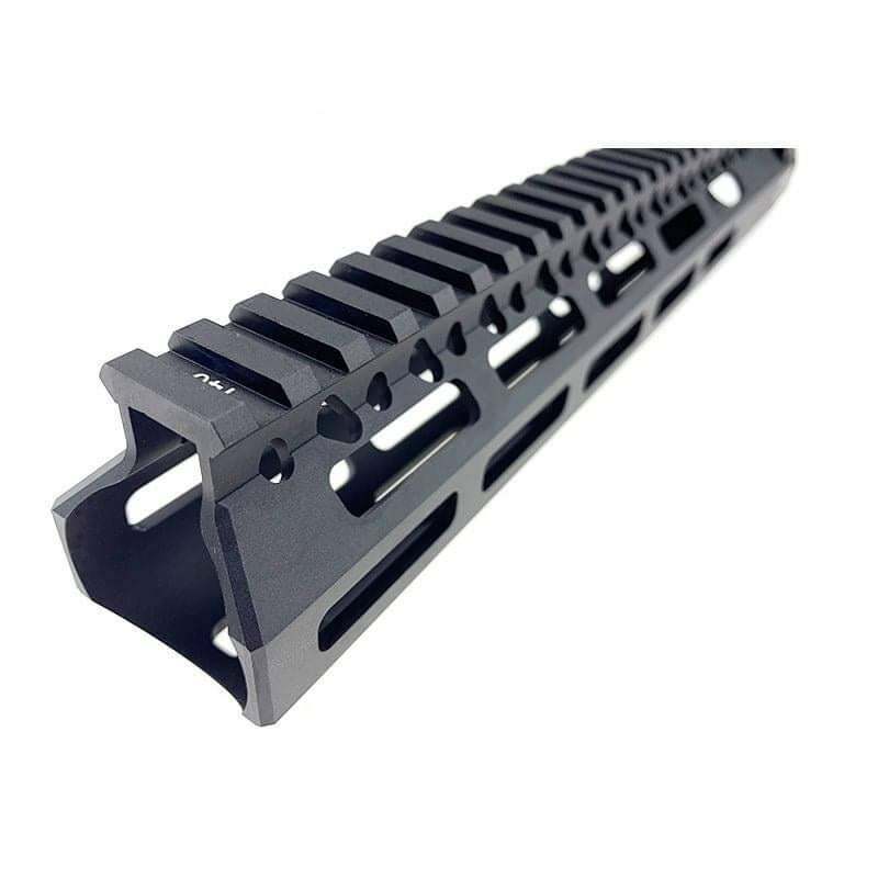 New. ชุดหน้า BCM MCMR rail ระบบ M-lok คุณสมบัติ วัสดุ CNC อะลูมิเนียม ช่องติดตั้งอุปกรณ์ชนิด M-Lok มีช่องสำหรับ หูกวิน สำหรับ M4 M16 ระบบไฟฟ้า (Aeg) มี 5 ขนาด ดังนี้7.5 นิ้ว10.5 นิ้ว11.5 นิ้ว13.5 นิ้ว 15นิ้ว