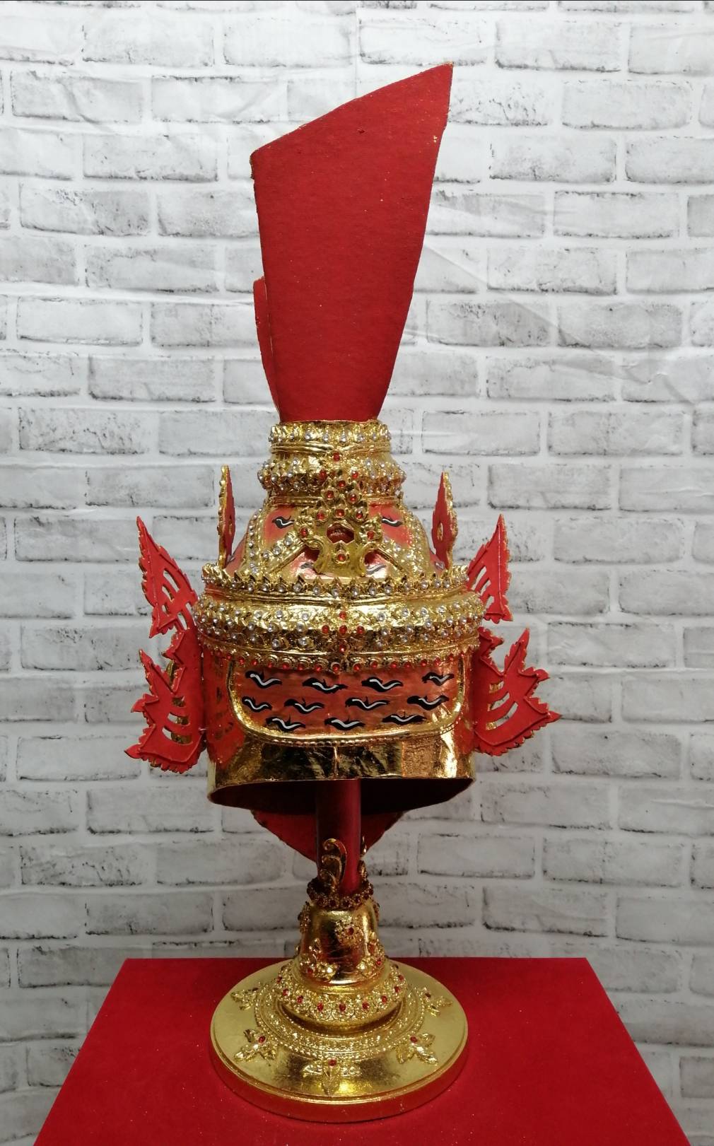 พ่อแก่ตาไฟ ขนาดครอบ พร้อมฐานไม้สีแดงฟรี