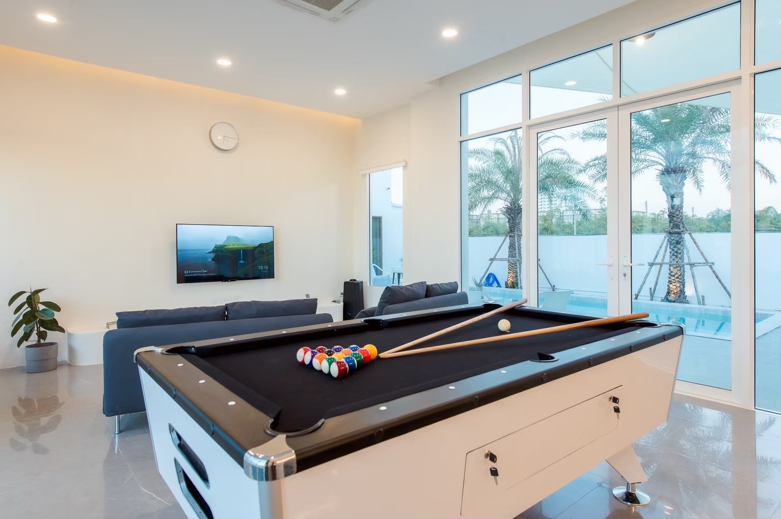 HR15052 บ้านพักใกล้ทะเล The Cube Villa Cha Am