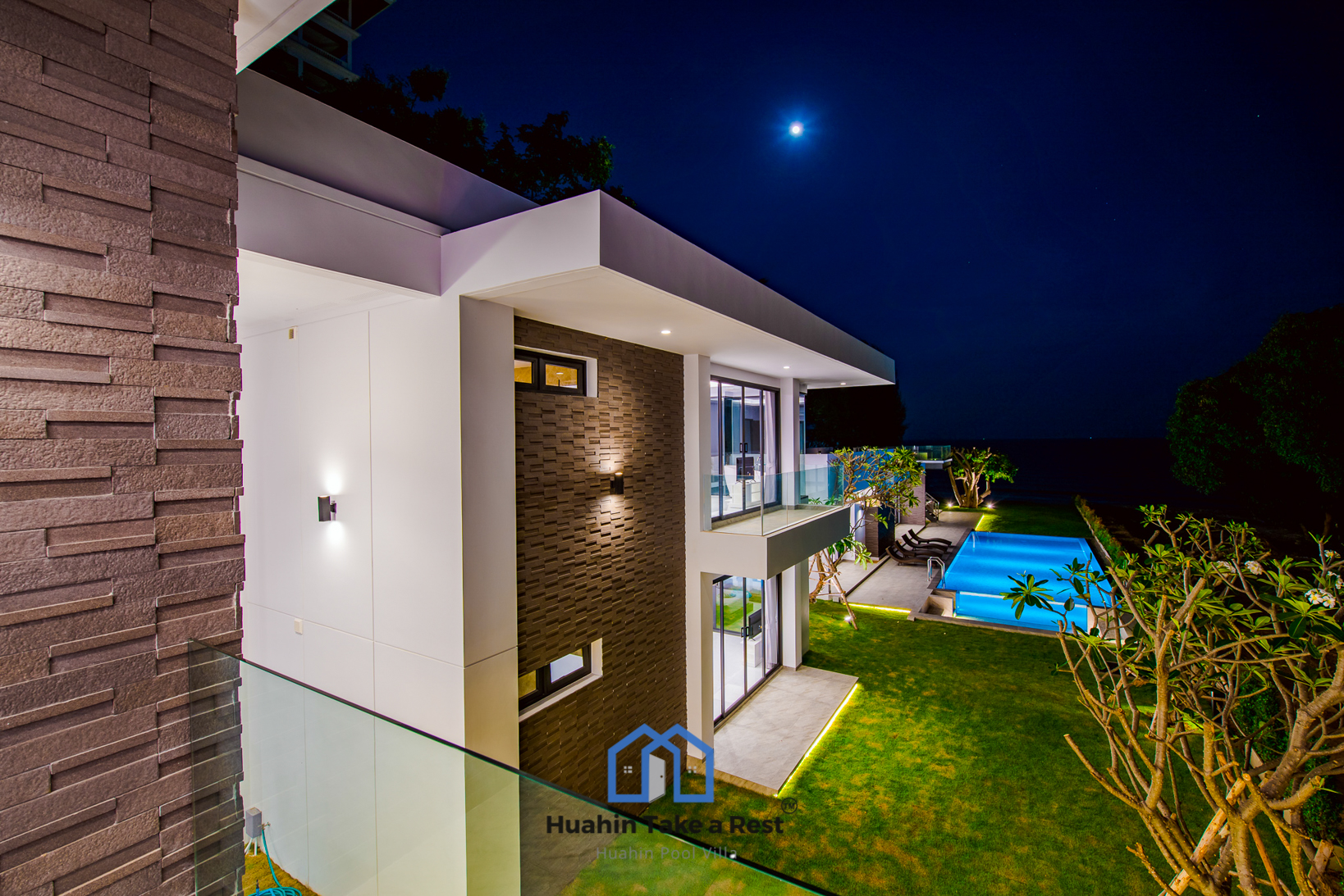 HR15039 บ้านพักติดทะเลหัวหิน The Premium Beach Villa Hua Hin