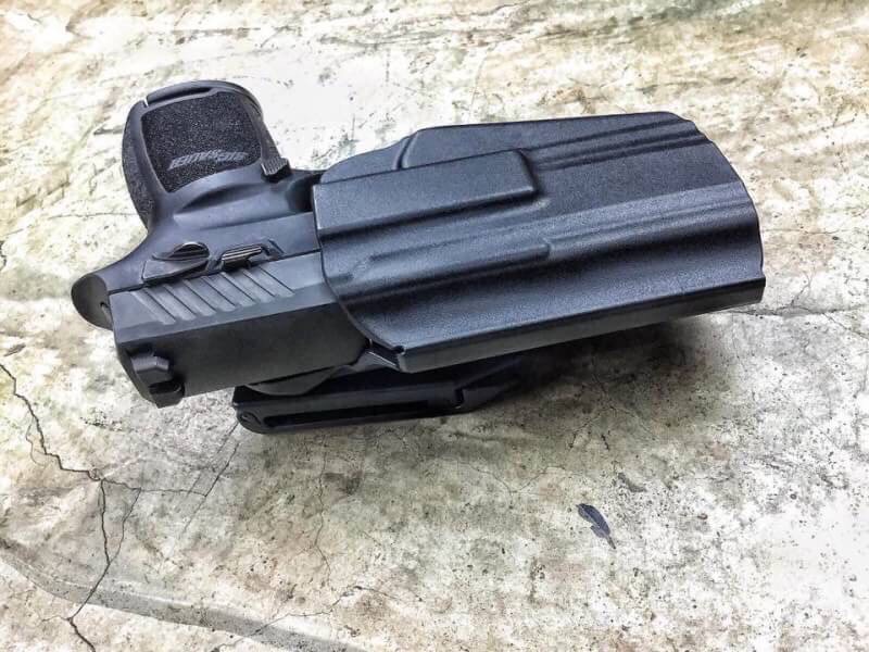 New.📌ซองปืนปลดเร็ว Emersongear 579 GLS Pro-Fit Holster ผลิตจากพลาสติกไนลอน ใช้ระบบล็อคแบบ GLS (ล็อคบริเวณโกร่งไก) สามารถใส่ได้กับปืนมากมายหลายรุ่น ไม่ว่าจะเป็น Glock, Hi-capa, Sig Sauer, beretta, S&W, H&K, Colt, CZ เป็นต้น ข้างในซองมีผ้ากำมะหยีรอง