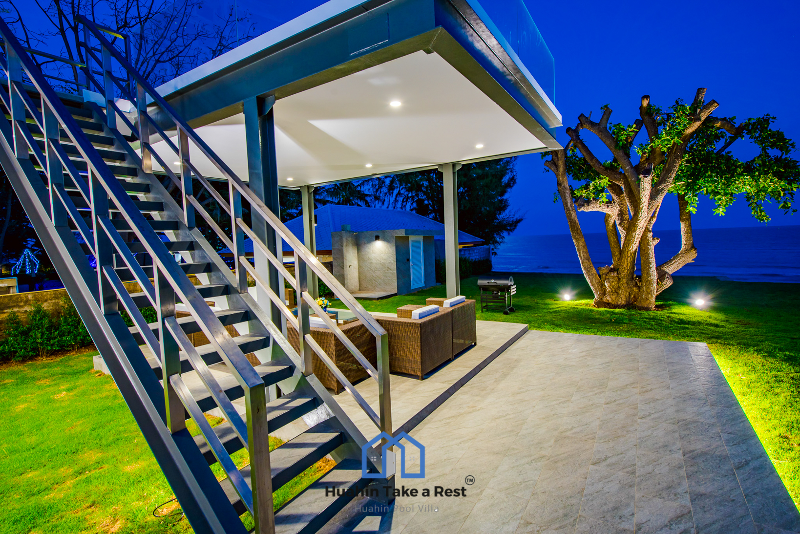 HR15039 บ้านพักติดทะเลหัวหิน The Premium Beach Villa Hua Hin