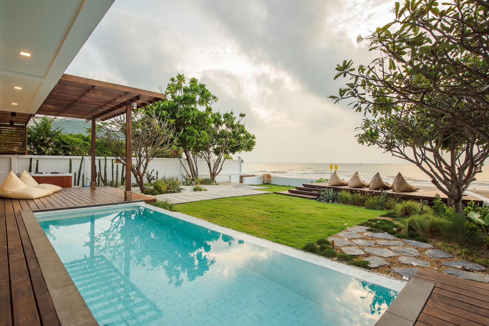 HR15003 บ้านพักชะอำ The Coastal Beach Villa