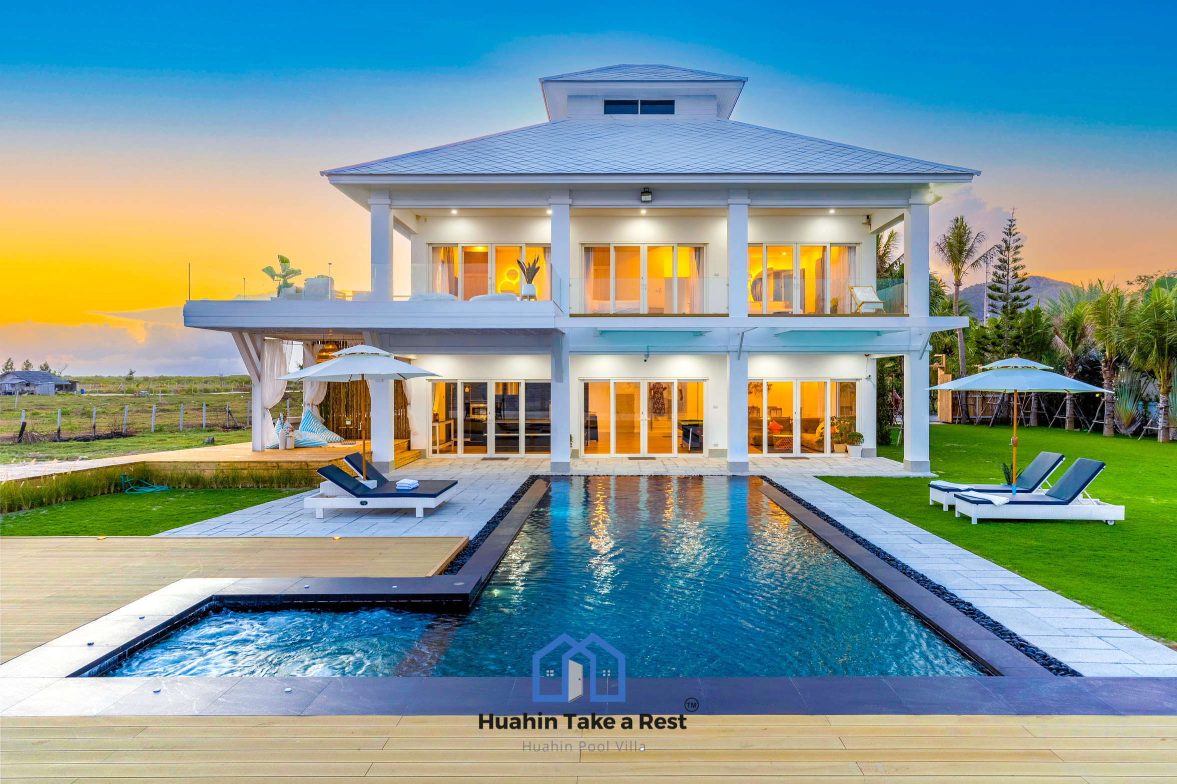 HR15051 บ้านพักติดทะเล The Colonial Beach สามร้อยยอด