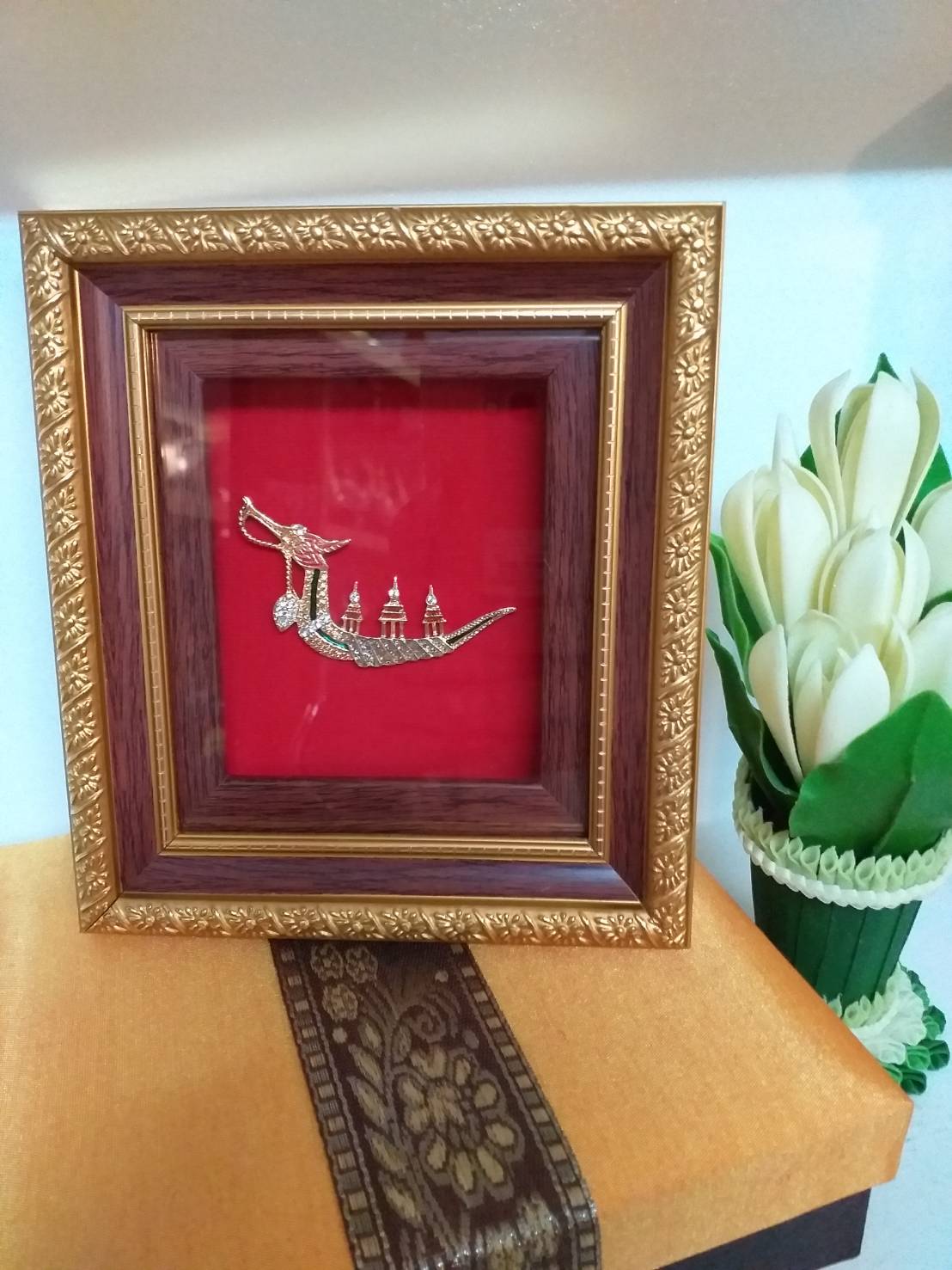 กรอบรูปโขนรามเกียรติ์ และเอกลักษณ์ไทยๆ พร้อมกล่องผ้าไหม