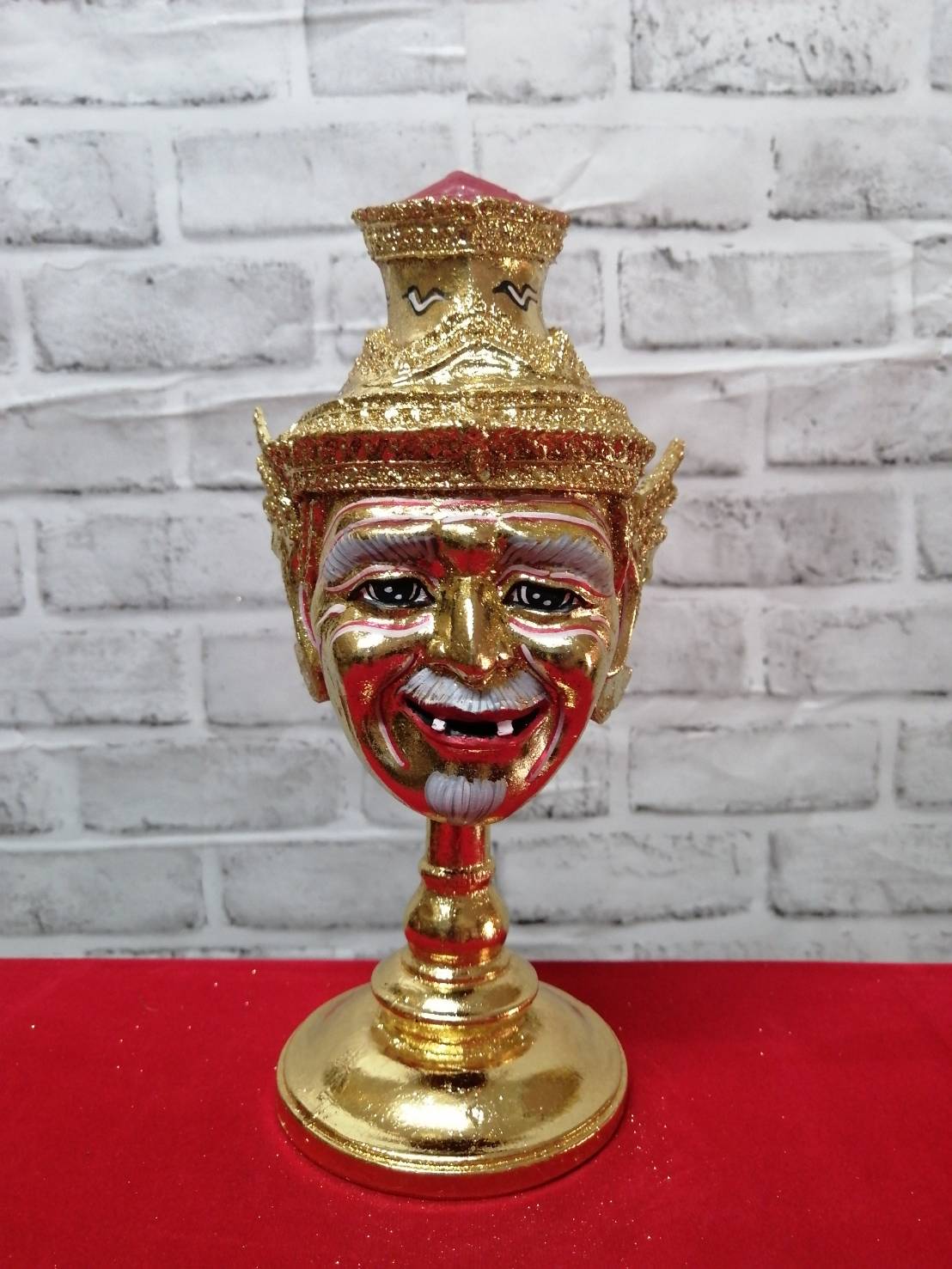 เศียรครู พ่อแก่ ขนาด 5 นิ้ว งานเรซิ่นพร้อมฐานทอง