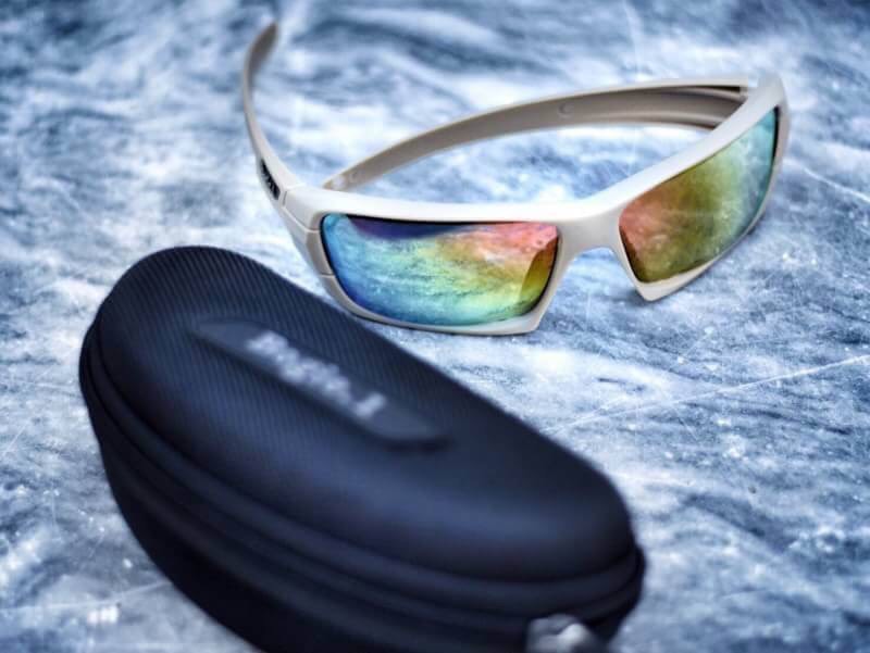 Nee.แว่นตายุทธวิธี แว่นตากันแดด Polarized สีดำ / สีทราย / สีเขียว ✔️แบบเปลี่ยนเลนส์ได้ ✔️ผลิตจากเลนส์กรองแสงคุณภาพดี ✔️ป้องกันอาการตาแห้ง เช่น แสบตาระคายเคืองตาจากแสงแดด... ✔️ เนื้อเลนส์ใส่แล้วไม่หลอกตา ✔️มาพร้อมกล่องใส่