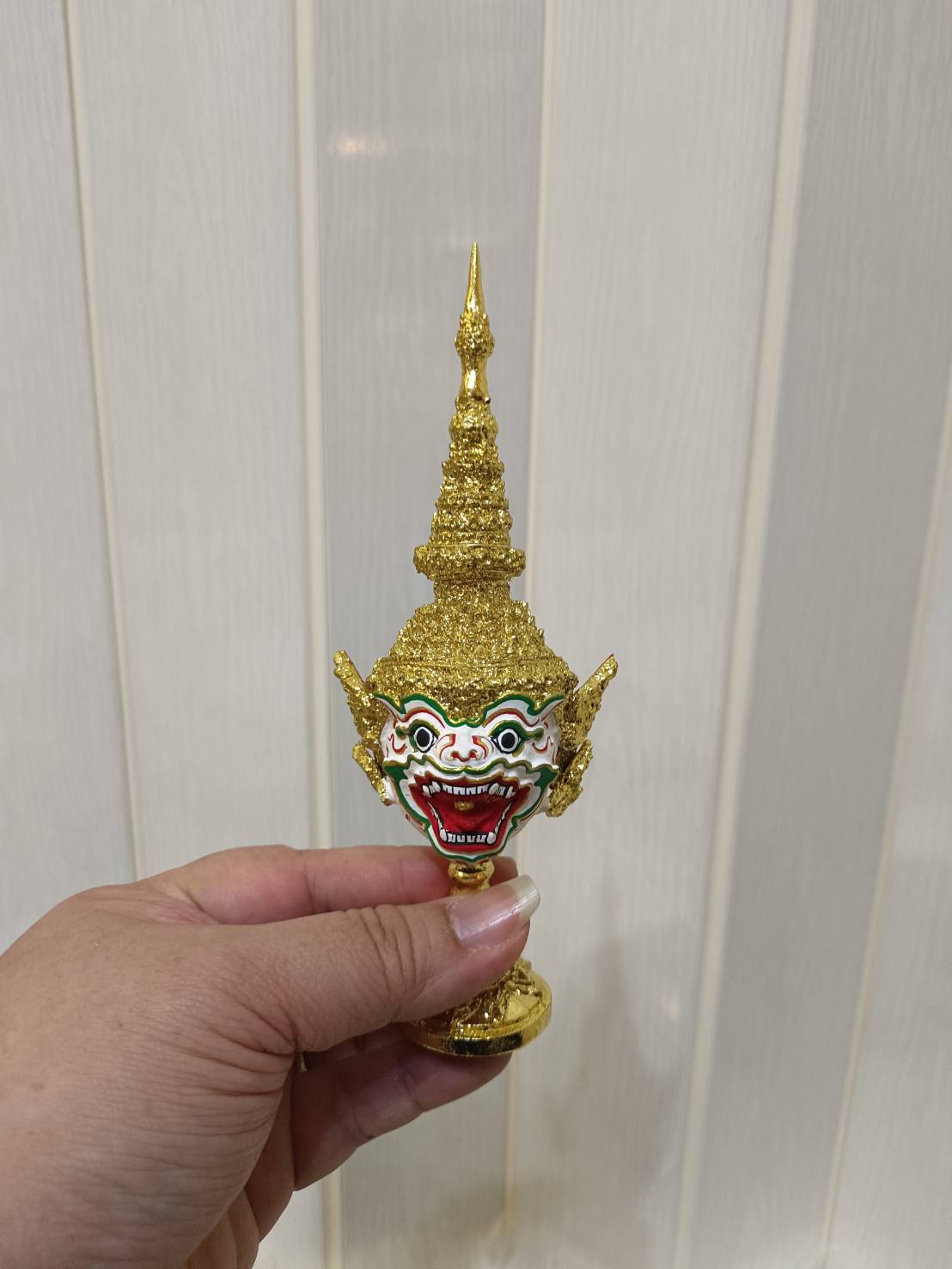 หัวโขนจิ๋ว หนุมานครองเมือง เกรดพรีเมี่ยม พร้อมฐานตีลายปิดทอง (เรซิ่น)