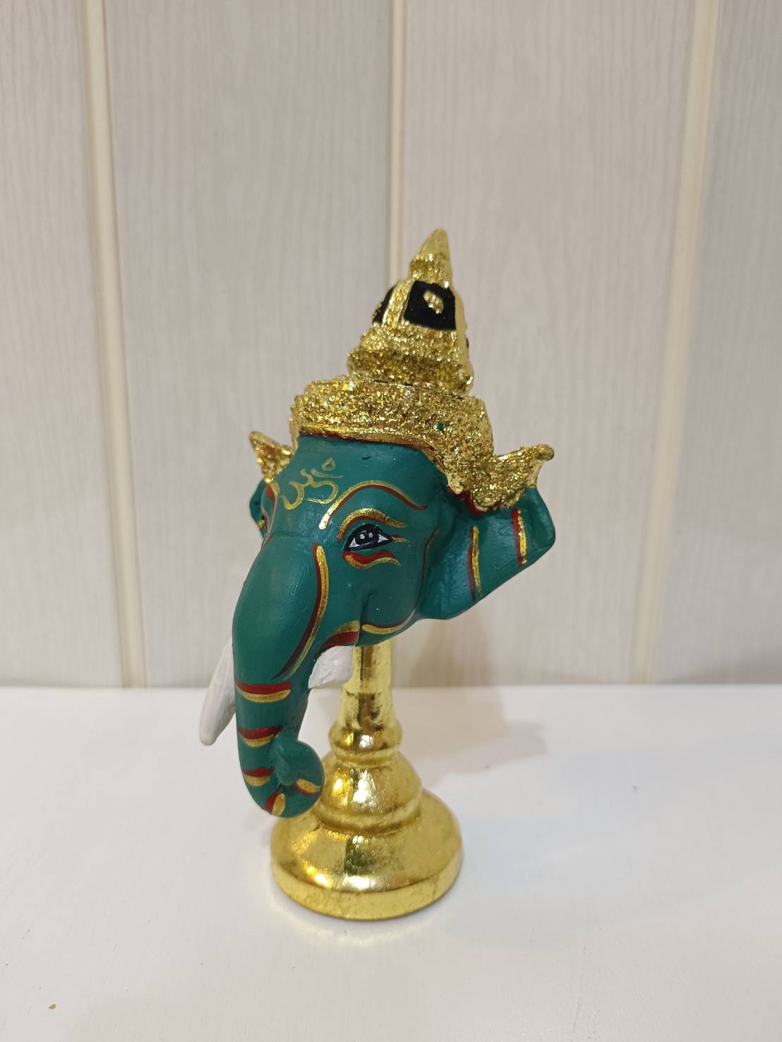 พระพิฆเนศ ขนาดจิ๋ว ขนาดตั้งหน้ารถ พร้อมฐานปิดทอง (สีเขียว)