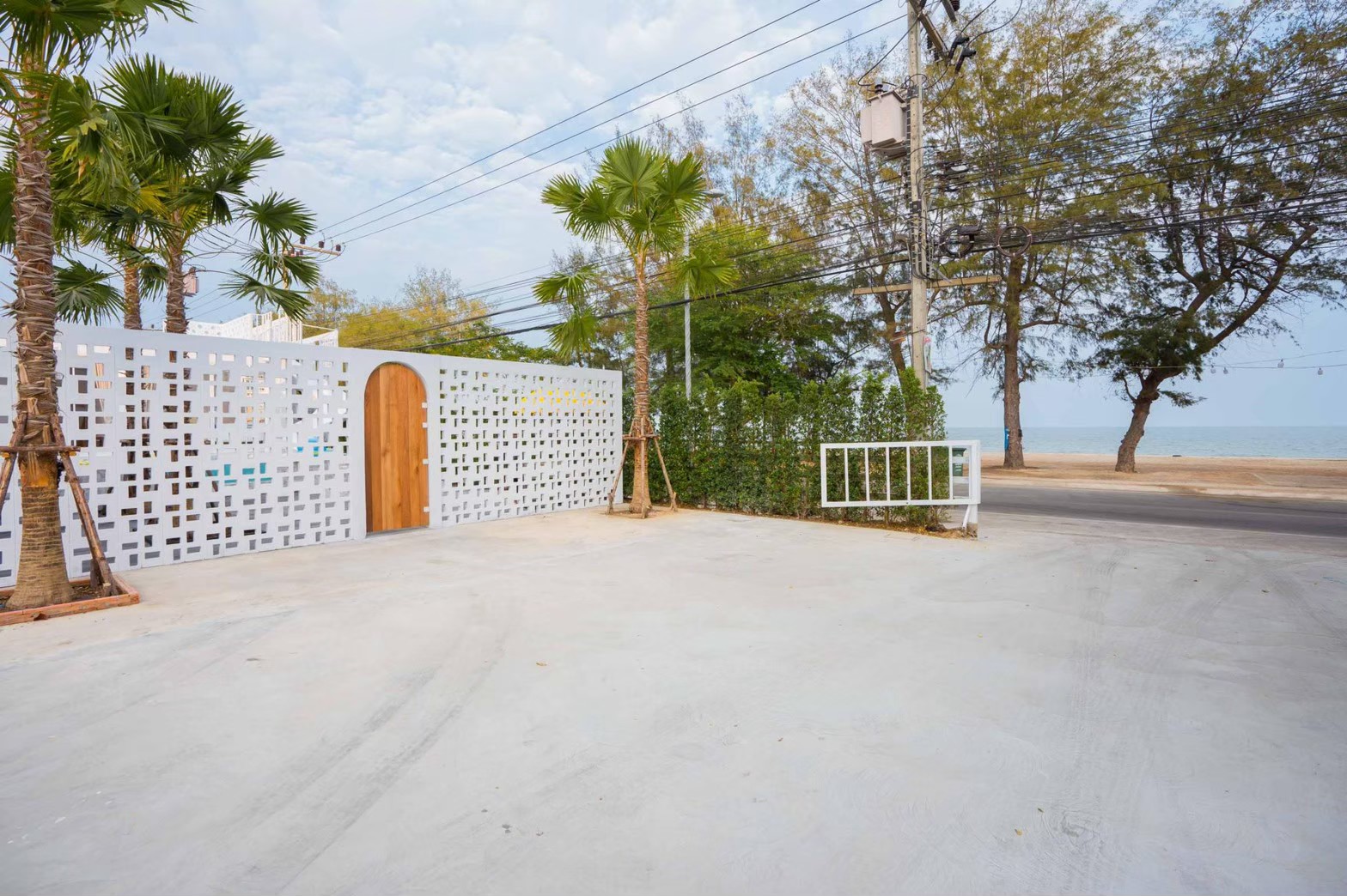 HR15059 บ้านพักติดทะเลชะอำ The Mira Beach Cha Am