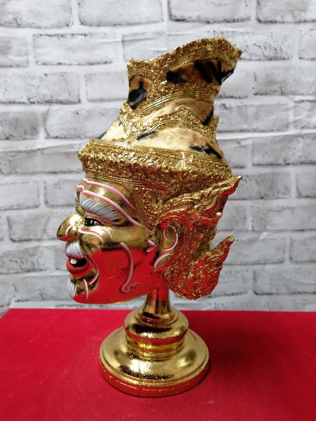 พ่อแก่ ฤาษีนารอท ขนาดผลส้มโอ พร้อมฐานปิดทอง