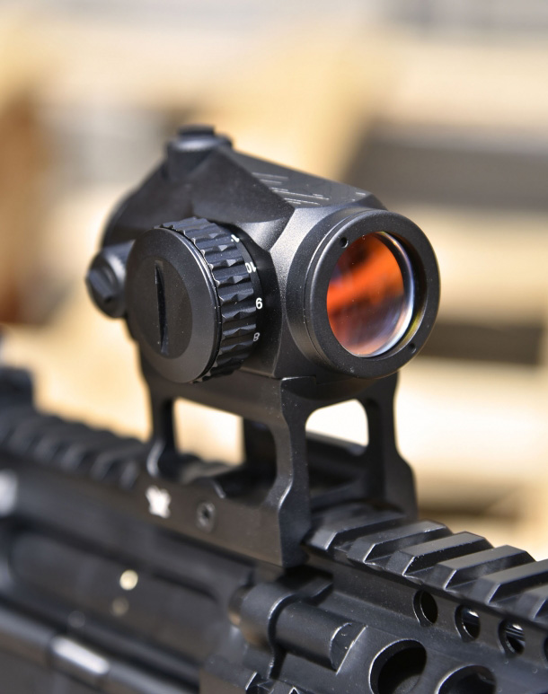 New. Red Dot Vortex Crossfire Red Dot โมเดลใหม่ ดีไซน์ให้ใช้ของแต่งร่วมกับรุ่น Micro T1 / T2 ได้ ไฟเป้าจุดแดง 2MOA ปรับแสงสว่างได้ 11 ระดับ เลนส์ออพติคอลขั้นสูง ความคมชัดสุด ฝายางครอบเลนส์แบบชิ้นเดียว ปิดหน้า-หลัง วัสดุอะลูมีเนียม น้ำหนักเบา ทำสี Hard ano