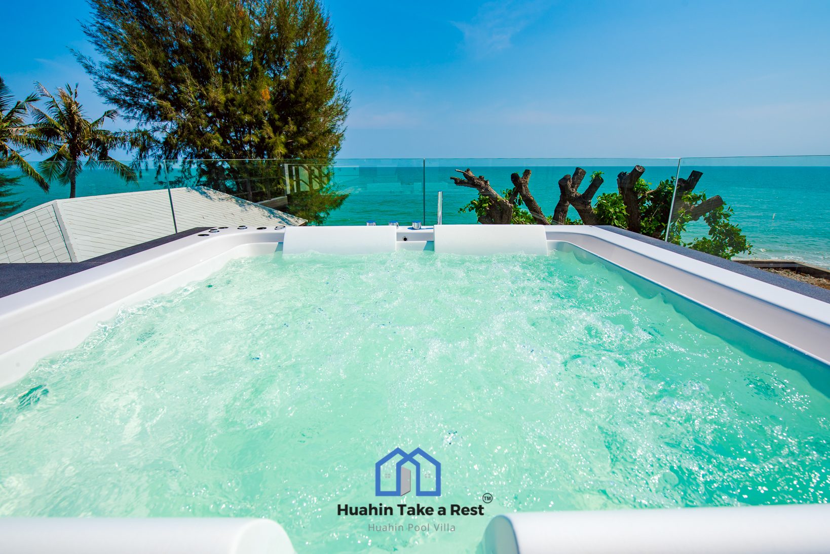 HR15039 บ้านพักติดทะเลหัวหิน The Premium Beach Villa Hua Hin