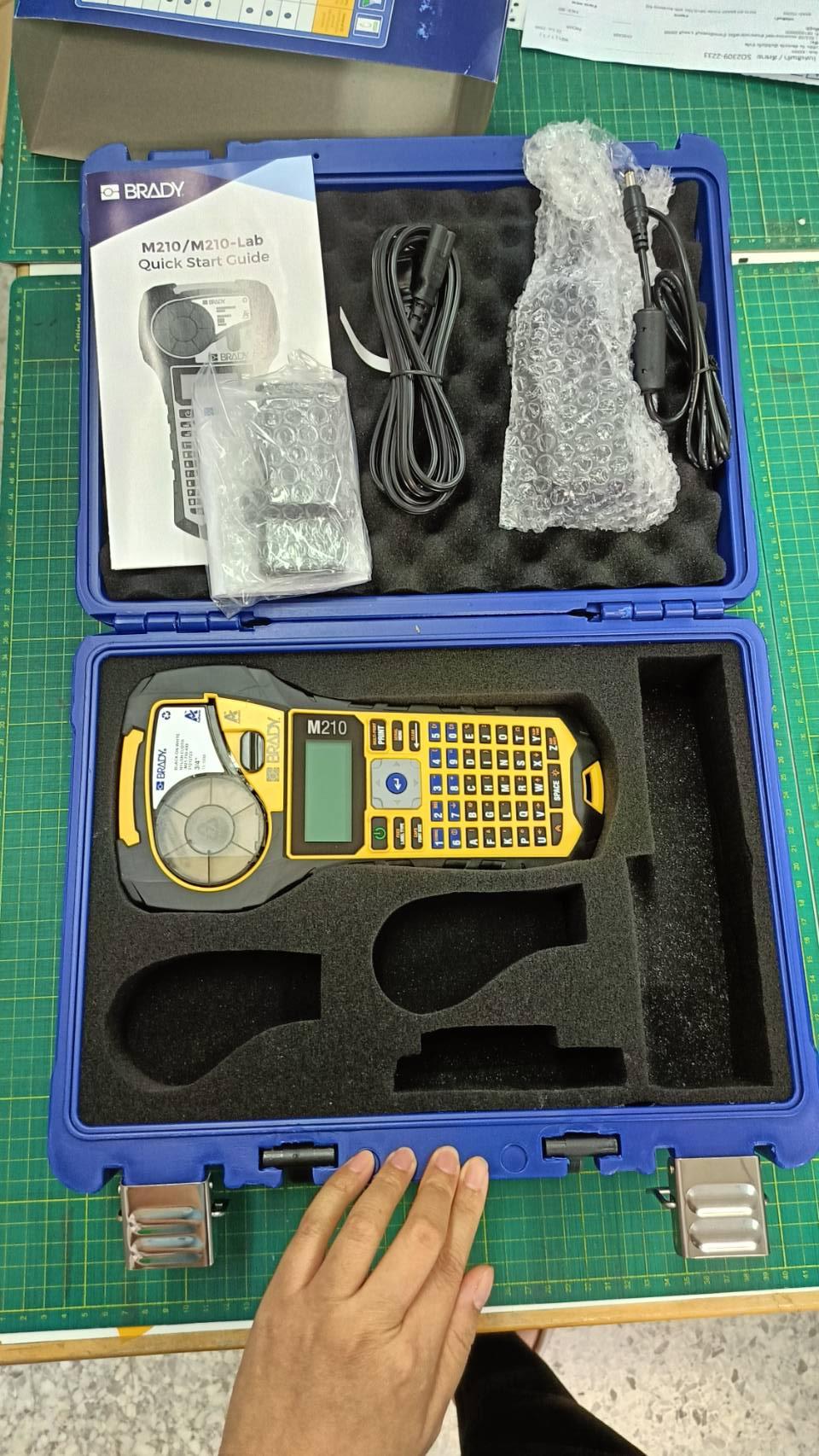 เครื่องพิมพ์สติ๊กเกอร์ BRADY M210 - BRADY LABEL PRINTER