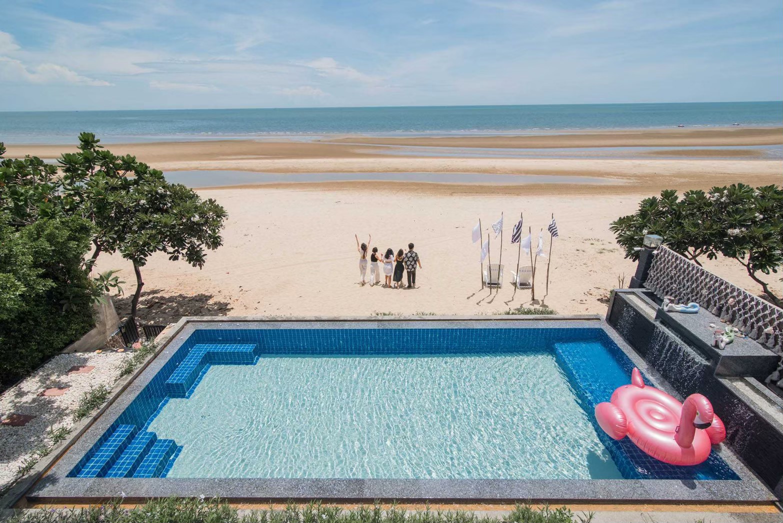 HR15045 บ้านพักติดทะเล The Moon Beach Villa