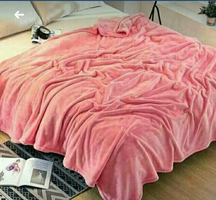 ผ้าห่มนาโนแบบหนา นุ่มมาก ขายส่งยกกระสอบ 60 ผืน คละสี (แบบสีพื้น) ต่อผืน 165. ขนาดประมาณ 170x200 cm. ประมาณ 5.5ฟุต กระสอบละ 9900.ส่งฟรีขนส่งเอกชน