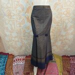 กระโปรงผ้าไทยหางปลา #กระโปรงผ้าฝ้าย #ผ้าถุงสำเร็จรูป #ผ้าซิ่นสำเร็จรูปผ้าฝ้ายทรงทวิทด้านหลังใส่สม็อกยางยืด #กระโปรงผ้าไทย ตามภาพ FREE SIZE