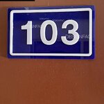 ป้ายเลขหน้าห้องพัก ป้ายอะคริลิคสีนำ้เงิน ป้ายเลขห้องติดประตู