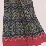 ผ้าซิ่นตีนแดง ผ้าฝ้ายตีนแดง ผ้าทอพื้นเมือง บุรีรัมย์ ลายนาคขอเกี่ยว อัปสรา ขนาด 2 เมตร