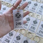 พวงกุญแจอะคริลิคฝ้าโปร่งเซาะร่องลงสีดำ LUCKY HOTEL สวย สไตล์โมเดิร์น มินิมอล