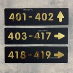 ป้ายหมายเลขห้องพัก โรงแรม อะคริลิคพื้นดำ ลายทอง นูน สไตล์โมเดิร์น มินิมอล เรียบหรู