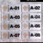 ป้ายเลขห้อง Diamond อะคริลิคพื้นฝ้า ตัวอักษรนูนสีดำ เซาะร่องสีทอง สไตล์โมเดิร์น มินิมอล มูจิ