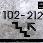 ป้ายบอกทางขึ้นบันได ป้ายบอกทางห้อง ป้ายอะคริลิคพื้นดำ ลูกศรสไตล์โมเดิร์น มินิมอล เรียบหรู