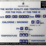 ป้ายบอกค่าสระน้ำ บอกค่า pH และอุณหภูมิ ป้ายสระว่ายน้ำพร้อมกรอบใส ป้ายอะคริลิคสวย ๆ สไตล์โมเดิร์น มินิมอล ลอฟท์ มูจิ