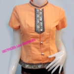 เสื้อผ้าไทยสีส้ม เสื้อผ้าฝ้าย เสื้อใส่ผ้าซิ่น เสื้อผ้าฝ้ายสีส้มคอจีนกระดุมหน้า