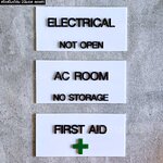 ป้ายหน้าห้อง ป้าย FIRST AID ป้ายชื่อห้อง ป้ายอะคริลิค นูนสวยมีมิติ สไตล์โมเดิร์น มินิมอล ลอฟท์