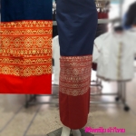 ผ้าซิ่นแบบป้ายเชือกผูกสีกรมท่าตัดต่อตีน ผ้าลายไทยสีกรมท่า ผ้าถุงตัดสำเร็จแบบป้ายเชือกผูกตามเอว สามารถเลื่อนได้ไม่เสียทรง อ้วนผอมใส่ได้ กรมท่า FREE SIZE