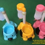 ชามอาหารและขวดน้ำตั้งพื้นรูปสุนัข(25.5x18.5x42cm.) เสาแขวนขวดน้ำปรับระดับสูงต่ำได้