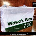 กล่องจดหมาย อะคริลิคพื้นสีขาว ลายเขียว เป็นทั้งตู้จดหมายและเลขที่บ้าน มินิมอล