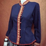 เสื้อผ้าไทยสีกรมท่าเดินเทปคู่ #เสื้อผ้าฝ้ายสีกรมท่าคอจีน #เสื้อทำงานผ้าไทยสีกรมท่าคอจีน #เสื้อผ้าฝ้ายสีกรมท่าแขนสามส่วน แต่งกุ้นสีครีมเทปคู่ #เสื้อภูไทยสีกรมท่า กรมท่า